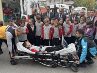 Edirne'de minik sağlık elçileri arkadaşlarına ilk yardımı öğretti