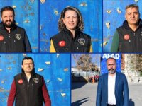 Van depremlerini yaşayan, "asrın felaketi"nde can kurtaran akademisyenler, acı dolu günleri unutamıyor