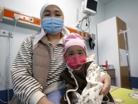 Kırgızistanlı aplastik anemi hastası çocuk, annesinden alınan kök hücreyle sağlığına kavuştu