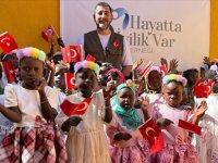 Hayatta İyilik Var Derneğinden Sudan'a 50 ton su yardımı