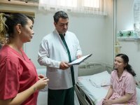 Organ nakli bekleyen genç hastane odasında umudunu koruyor