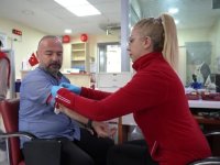 Kök hücre bağışçısı öğretmen nakil bekleyen çocuğa umut oldu