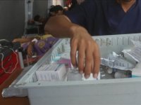 Gazze'de hastalar ilaç beklerken İsrail ticari ürünlerle kuşatmayı aldatıcı bir vitrin kuruyor