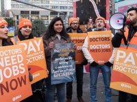 İngiltere'de pratisyen hekimler 5 günlük grev başlattı