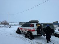 Şanlıurfa'da kar ve tipi nedeniyle 80 hastaya paletli ambulansla ulaşıldı
