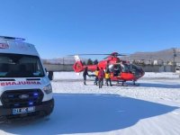 Diyarbakır'da ambulans helikopter ve paletli ambulans hasta bebek ile 1 çocuk için seferber oldu