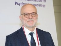 Prof. Dr. Kemal Sayar Uyardı: “Dijital Kültür Dopamin Bağımlılığı Oluşturuyor, Dürtü Kontrolü Zayıflıyor”