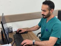 Gazze’de Mühendisliği Bıraktı, Türkiye’de Doktor Oldu: Dr. Mahmut Emadoğlu’nun Vefa Öyküsü!