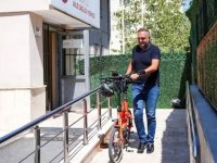 Çekmeköy’ün "Bisikletli Doktoru": Aile Hekimi Dr. Kerem Giray Dursun 10 Yıldır Şifayı İlaçta Değil Pedalda Dağıtıyor!