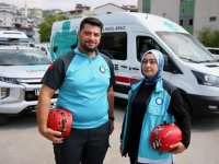 Hayatta, Masa Başında ve Afette Omuz Omuza: Acil Tıp Teknisyeni Çift Hayat Kurtarmak İçin Birlikte Mesai Harcıyor