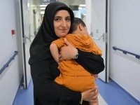 Doğum Sonrası Nadir Görülen "Edinsel Hemofili A" Hastalığını Yenen Anne İkizlerine Kavuştu