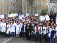 Trabzon'da sağlıkçılar ayaklandı!