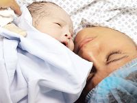 Davutoğlu'nun eşinden sezaryen bilinçlendirmesi