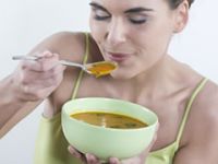 Çorba içmek soğuk algınlığına iyi gelir mi? / Video