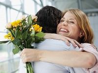 ‘Eşine uzun süredir çiçek vermeyen doktora gitsin’