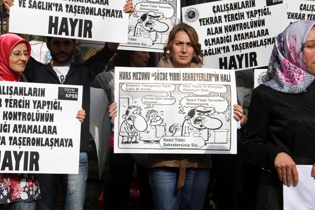tibbi-sekreterler-protesto1.jpg